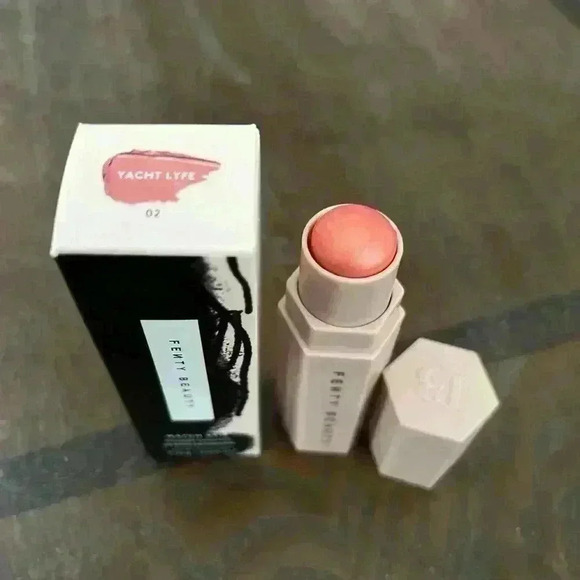 FENTY BEAUTY BY RIHANNA Match Stix Shimmer Skinstick - Picture 1 of 2